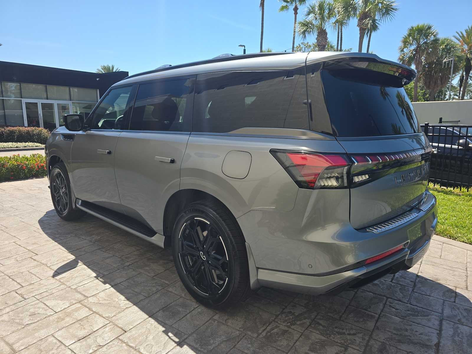 2027 INFINITI QX80 SPORT