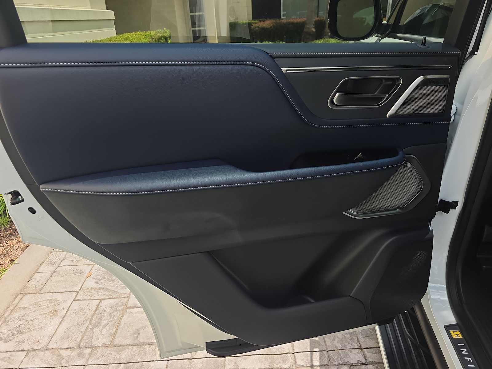2027 INFINITI QX80 SPORT