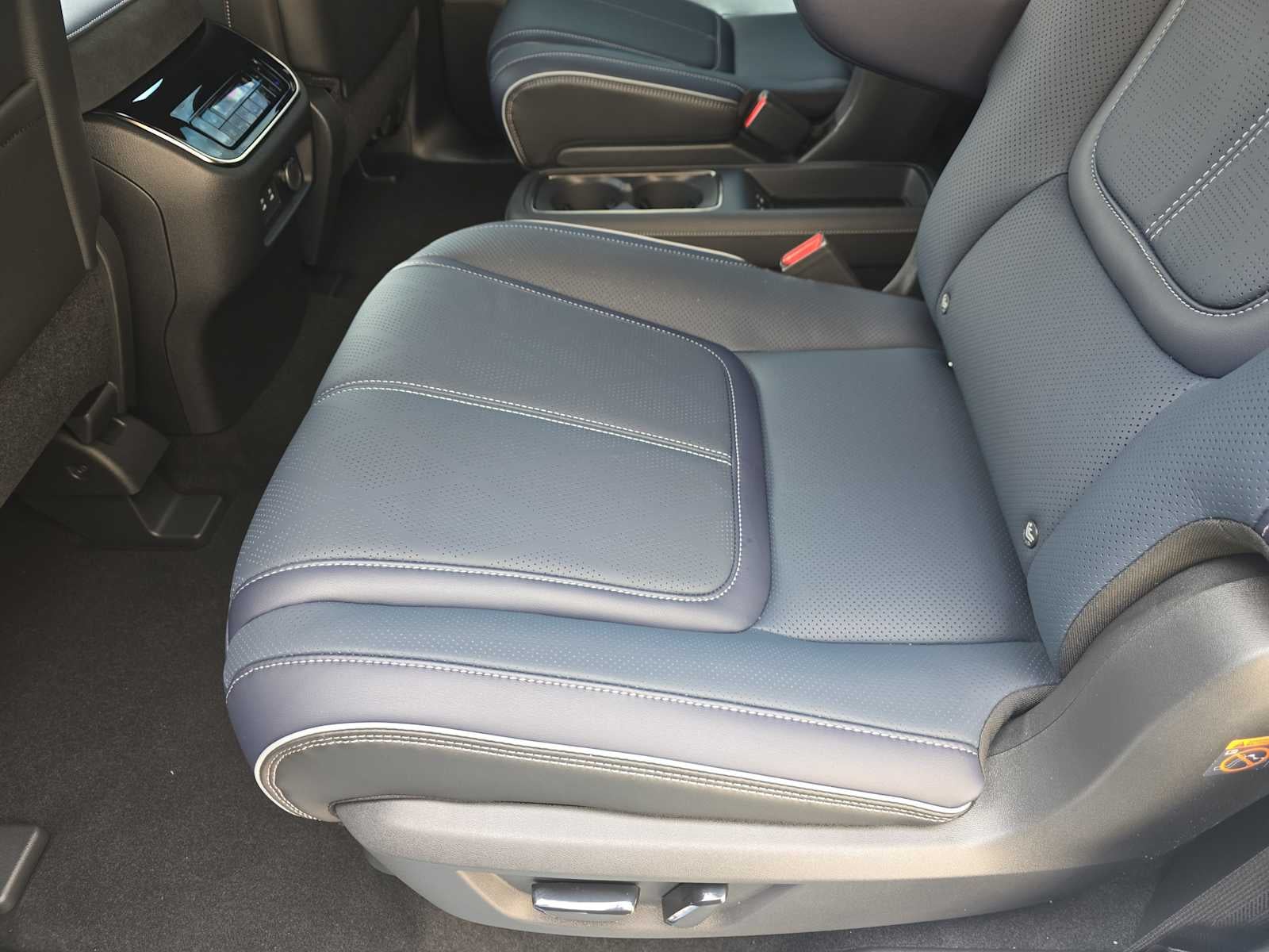 2027 INFINITI QX80 SPORT