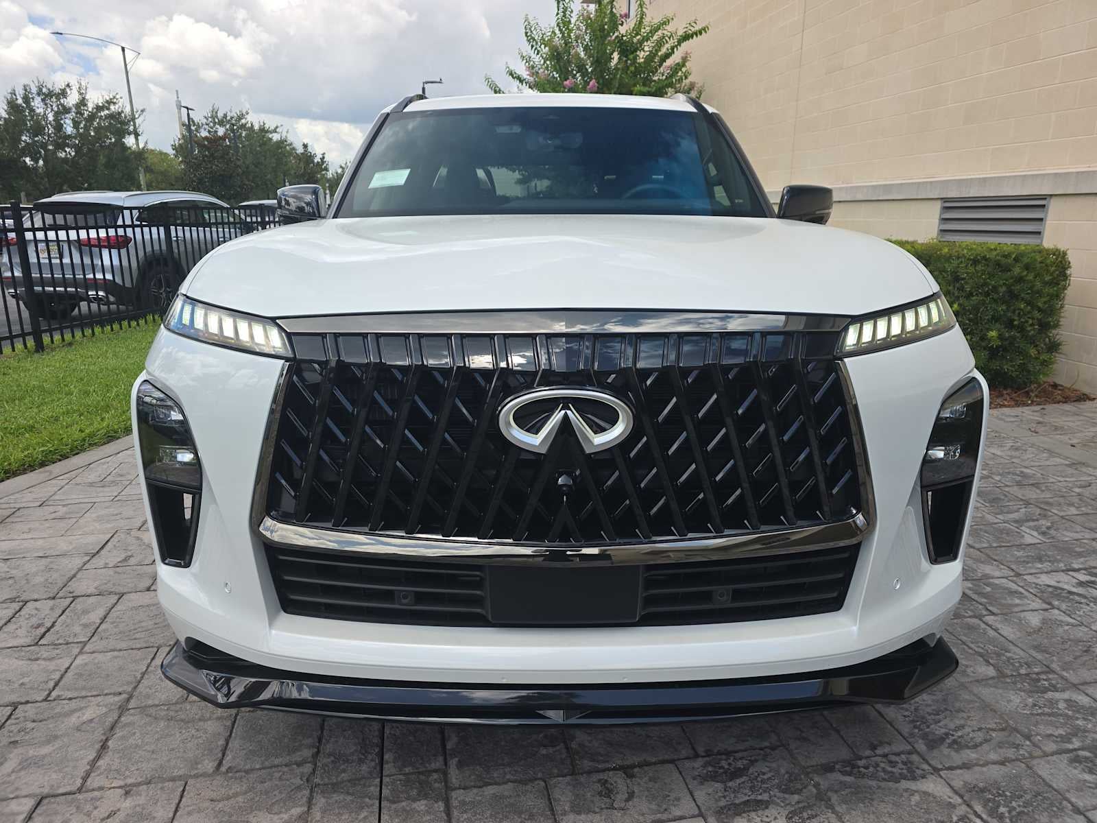 2027 INFINITI QX80 SPORT