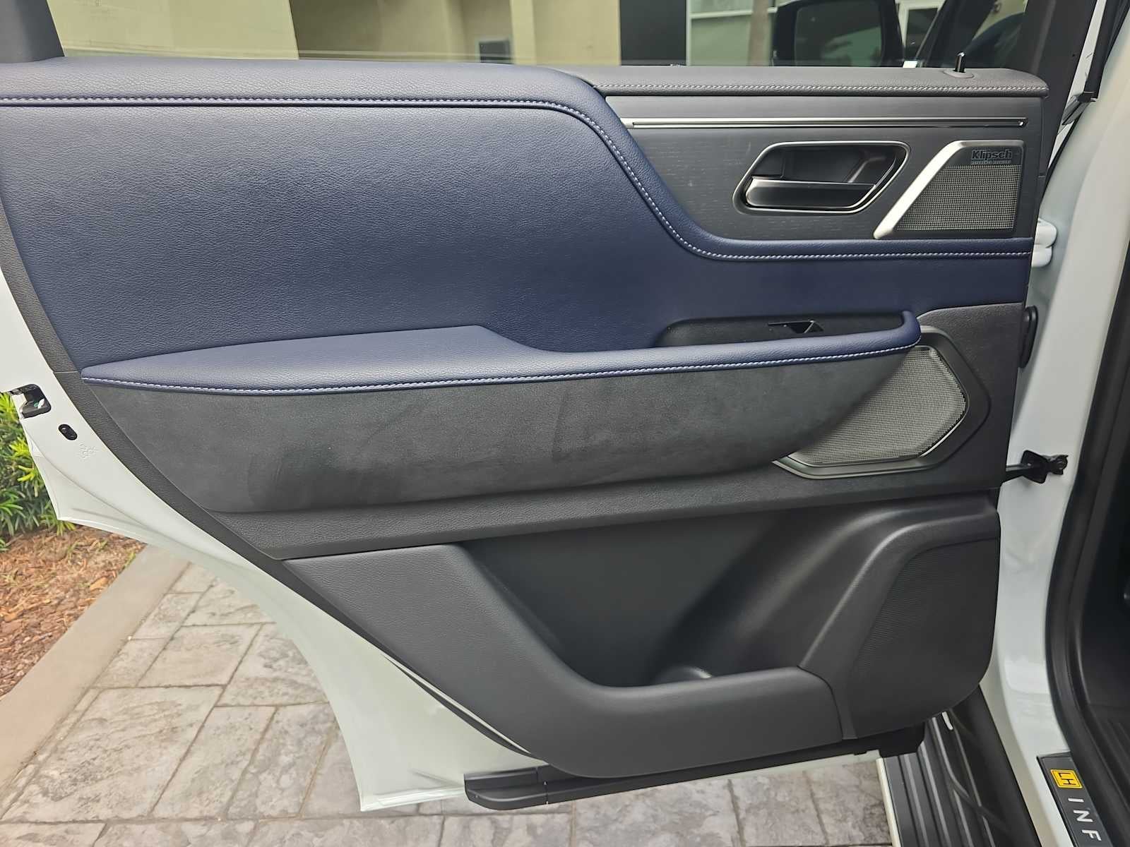 2027 INFINITI QX80 SPORT
