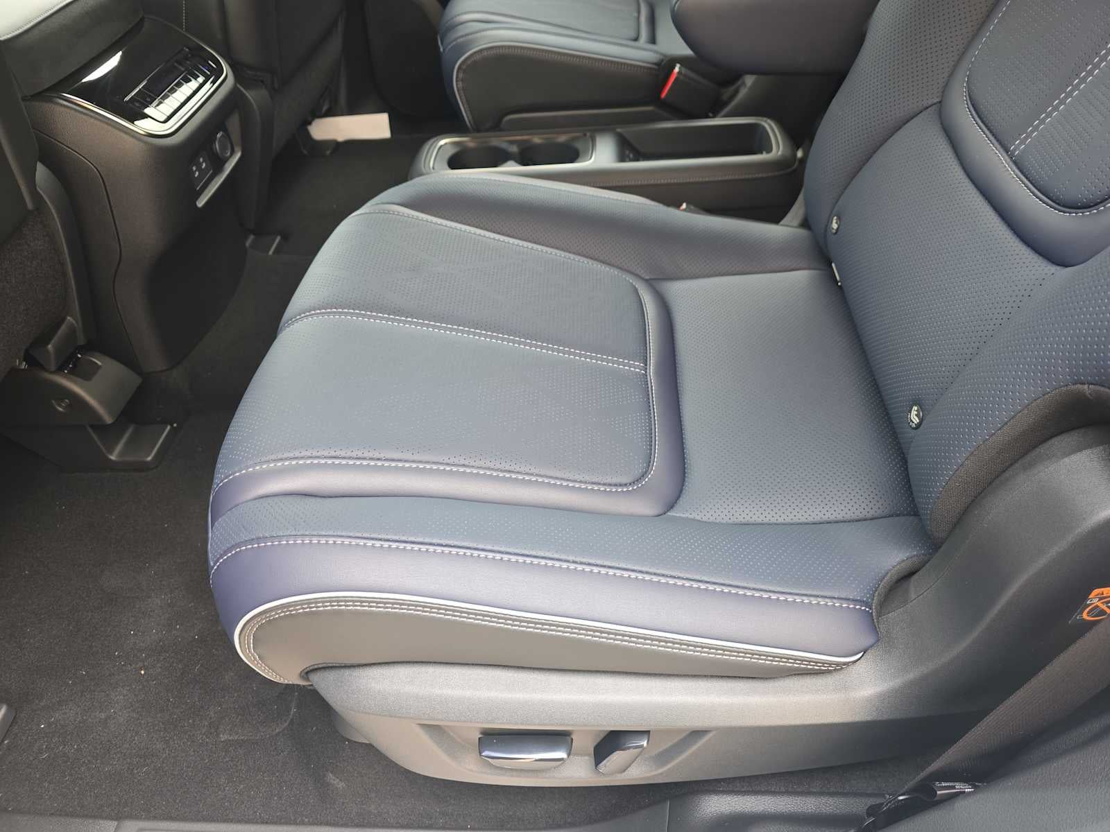 2027 INFINITI QX80 SPORT