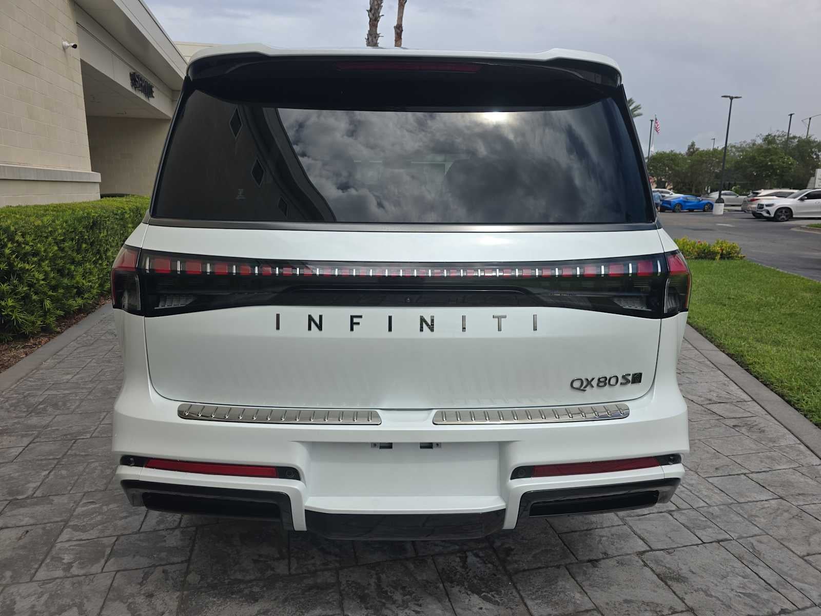 2027 INFINITI QX80 SPORT