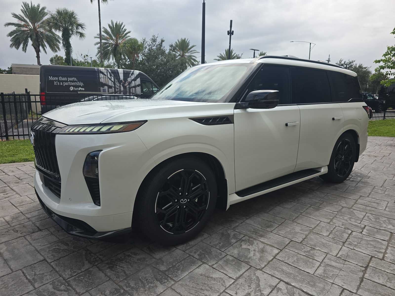 2027 INFINITI QX80 SPORT