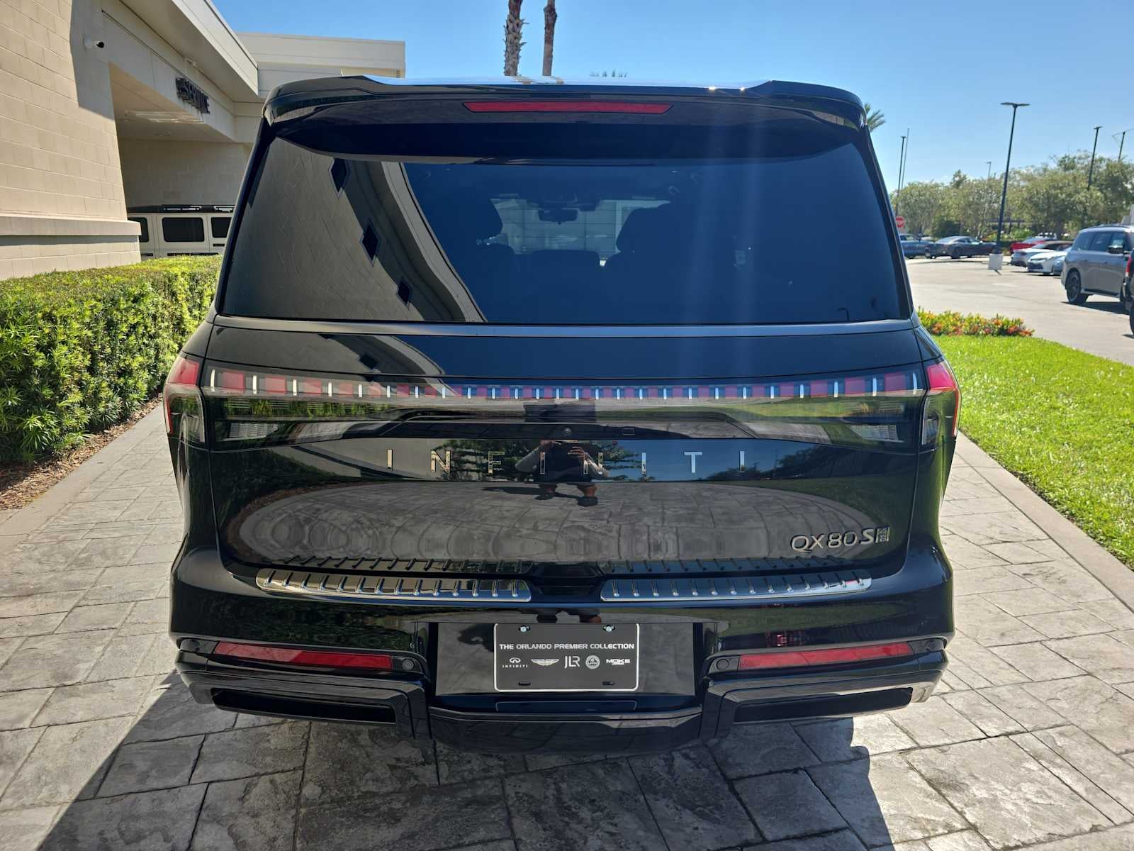 2027 INFINITI QX80 SPORT