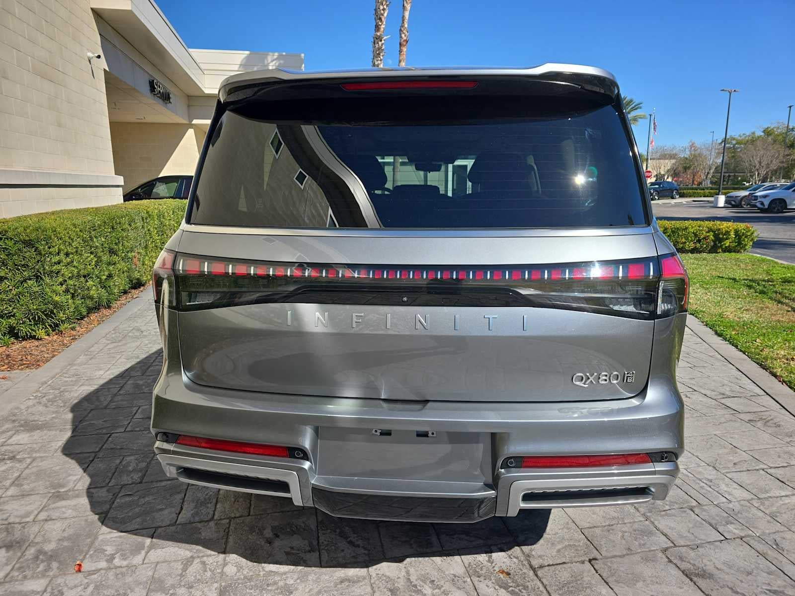 2025 INFINITI QX80 SENSORY
