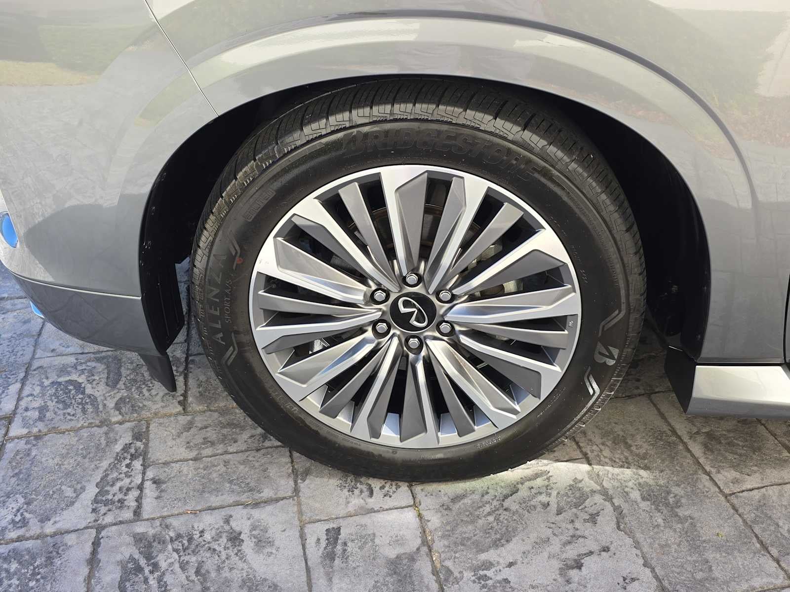 2025 INFINITI QX80 SENSORY