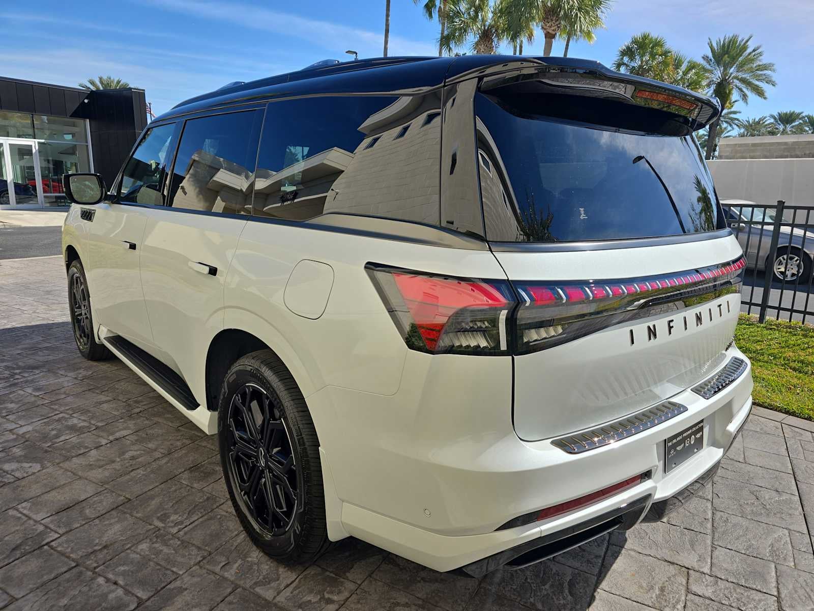 2026 INFINITI QX80 SPORT