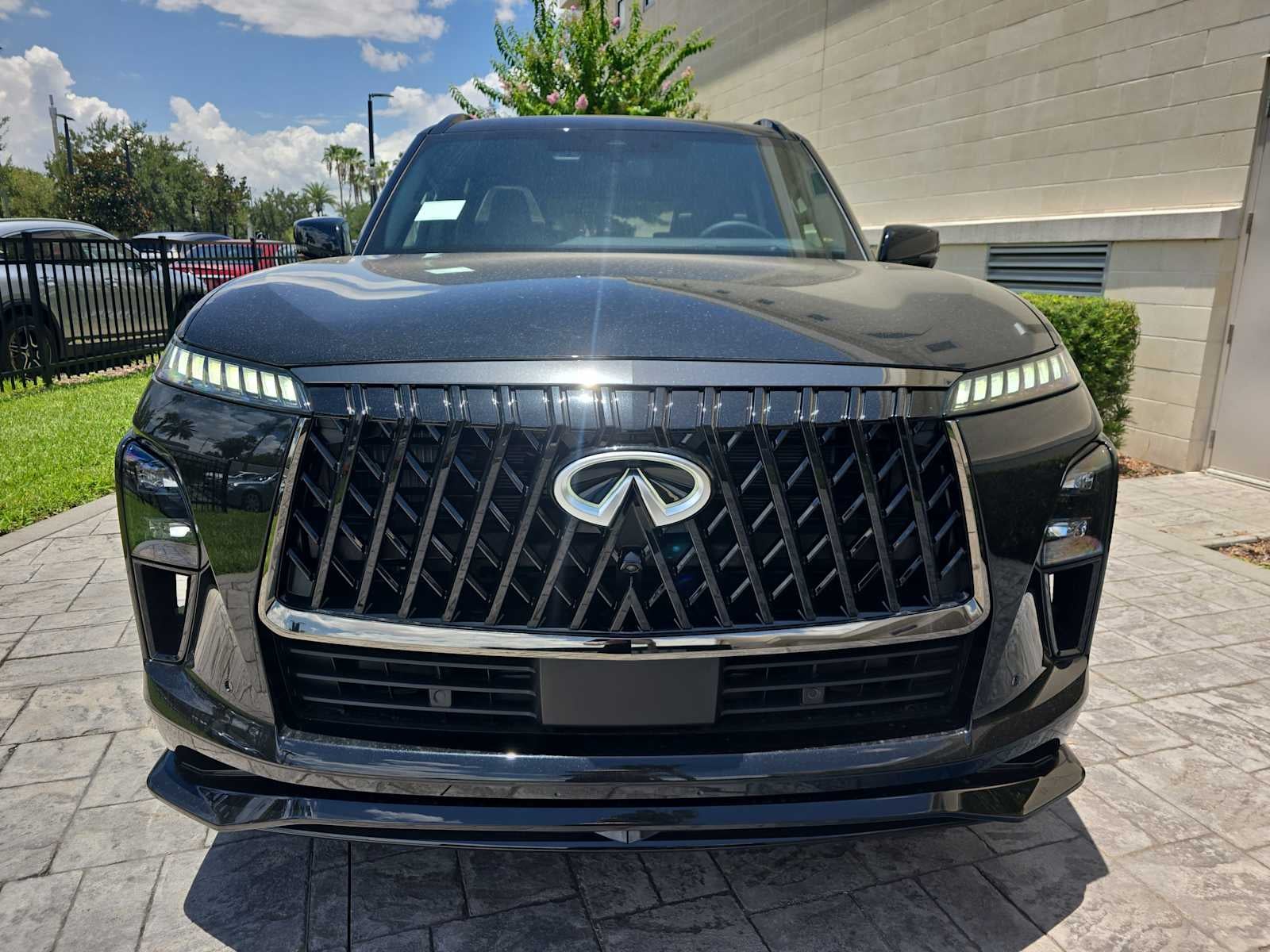 2027 INFINITI QX80 SPORT