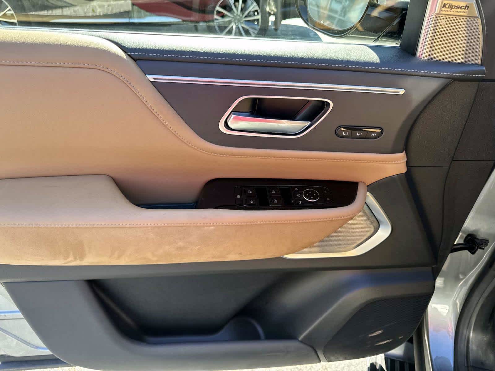 2025 INFINITI QX80 SENSORY