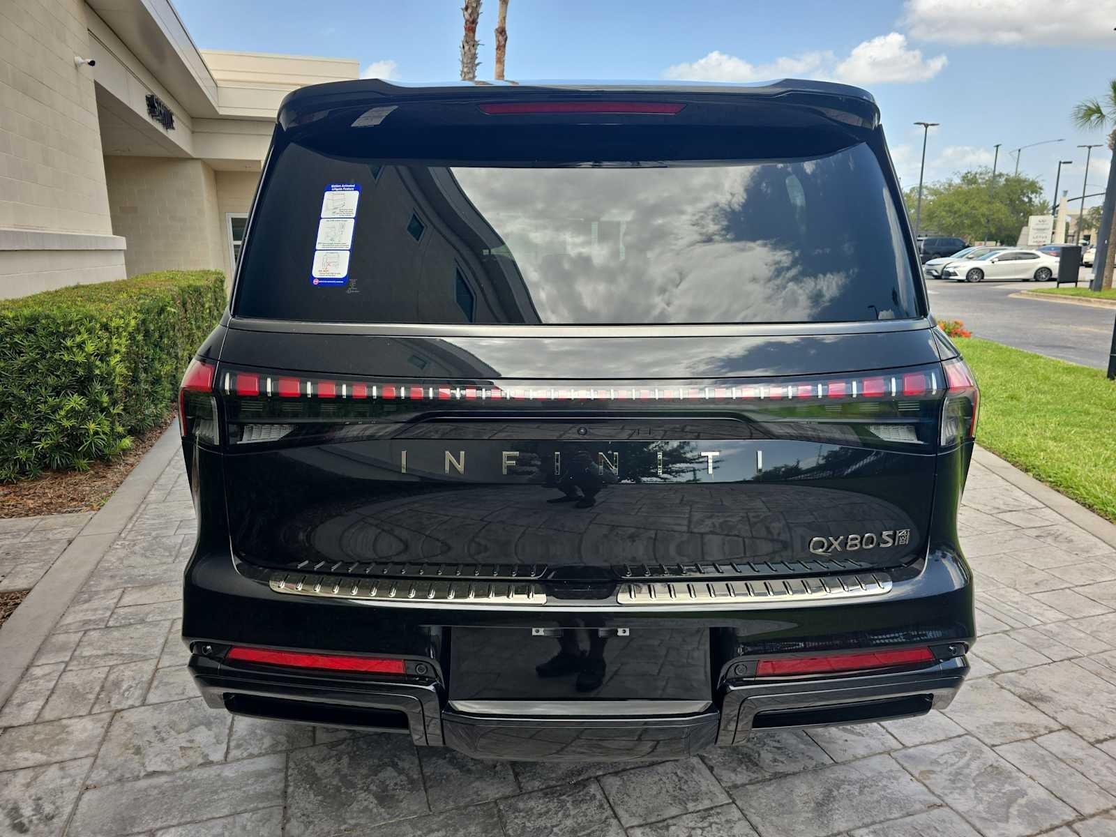 2027 INFINITI QX80 SPORT