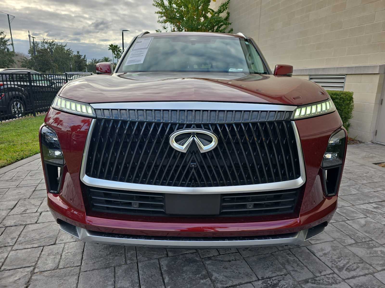 2025 INFINITI QX80 SENSORY