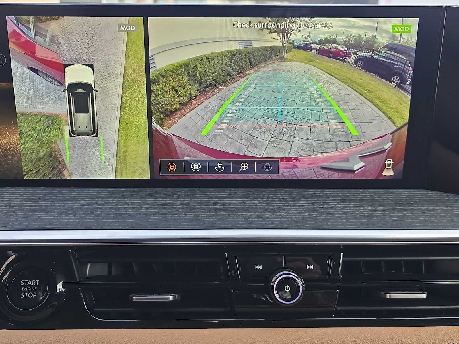 2025 INFINITI QX80 SENSORY