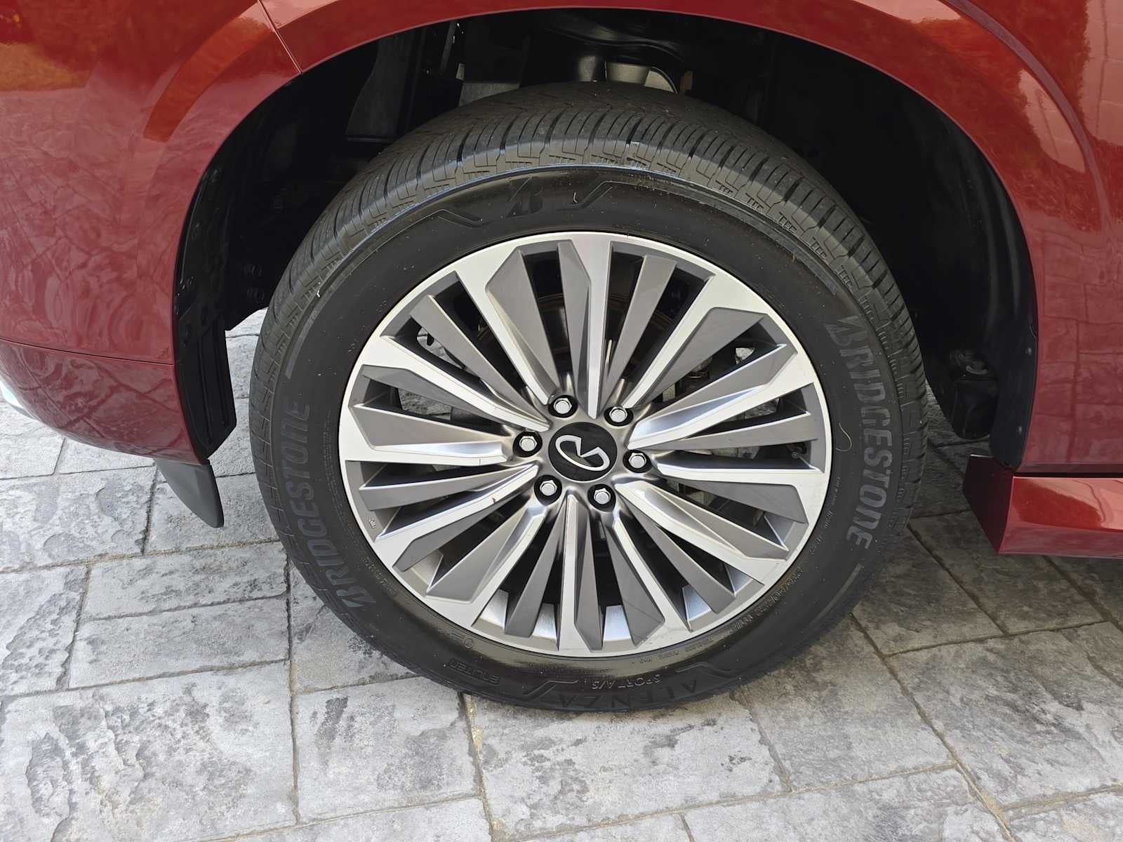 2025 INFINITI QX80 SENSORY