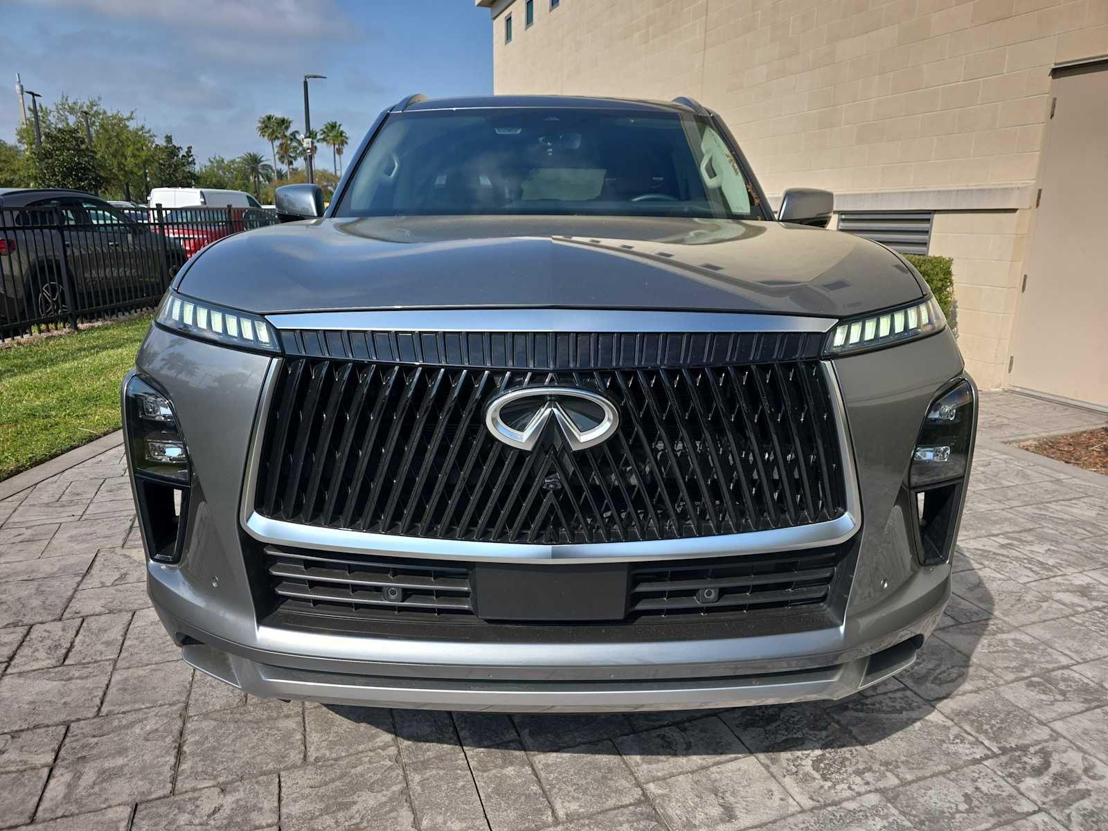 2025 INFINITI QX80 SENSORY