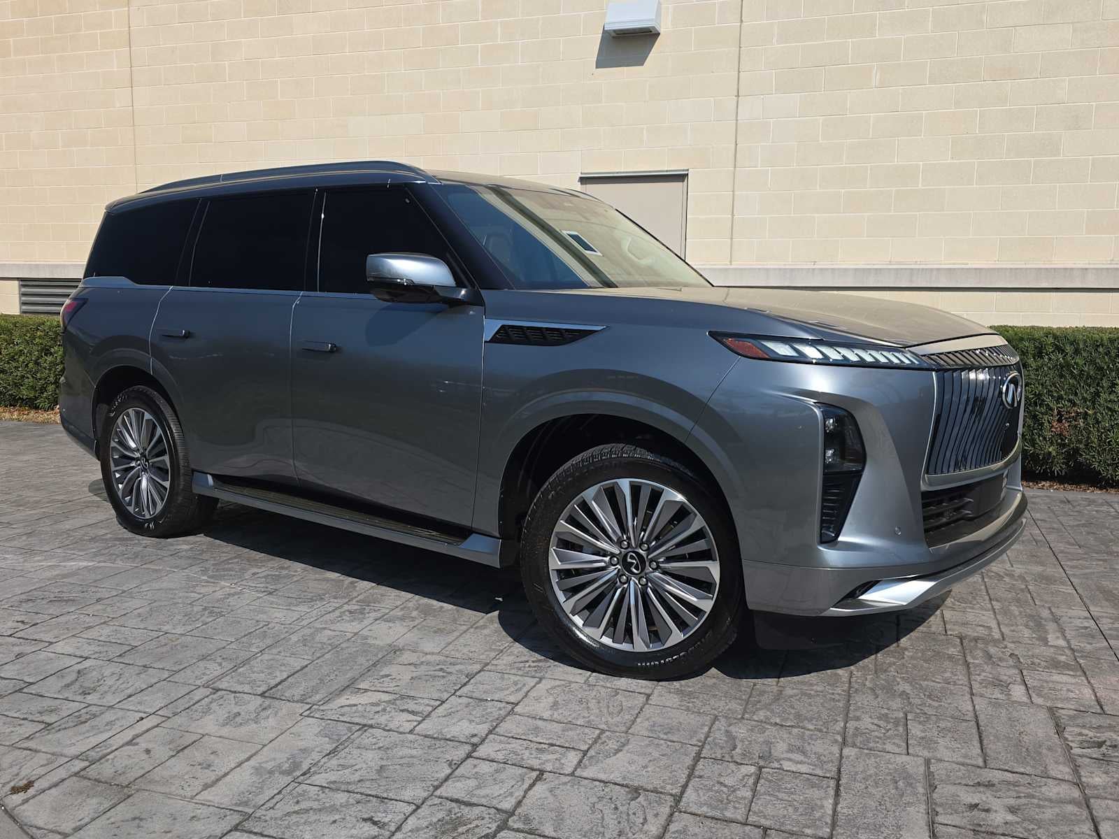 2025 INFINITI QX80 SENSORY