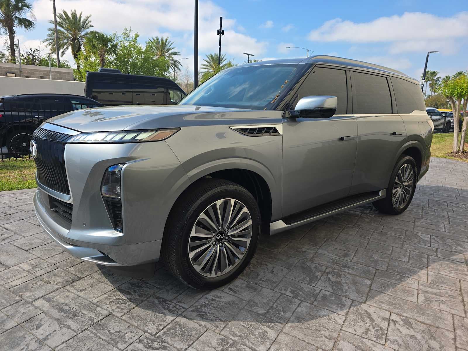 2025 INFINITI QX80 SENSORY
