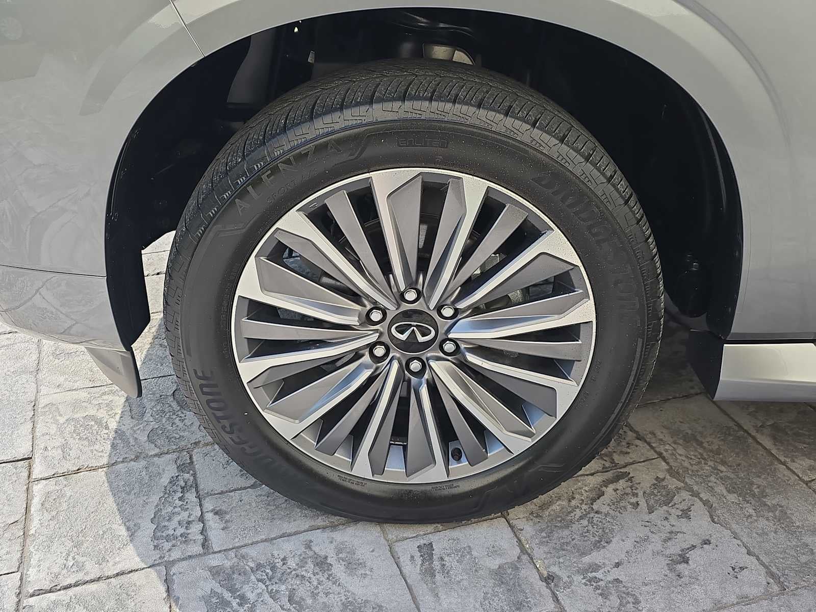 2025 INFINITI QX80 SENSORY