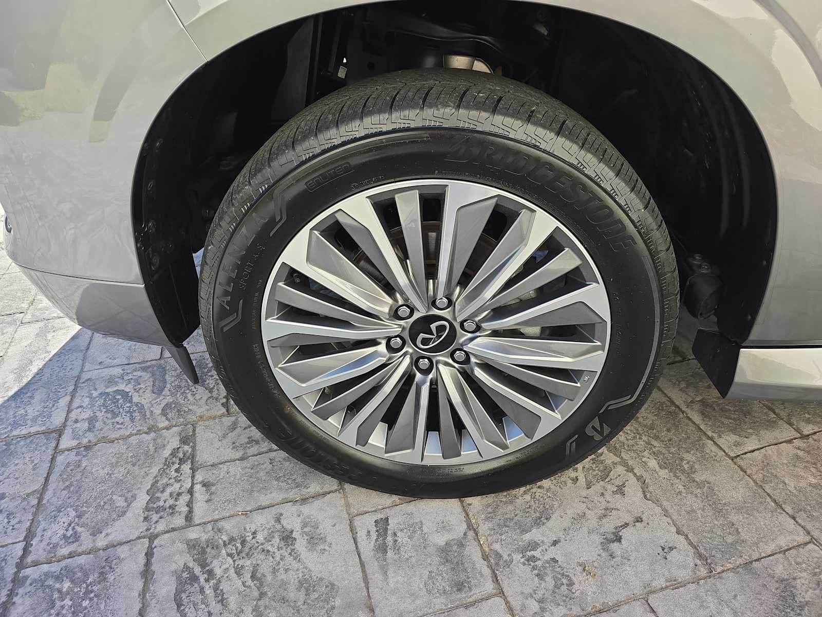 2025 INFINITI QX80 SENSORY