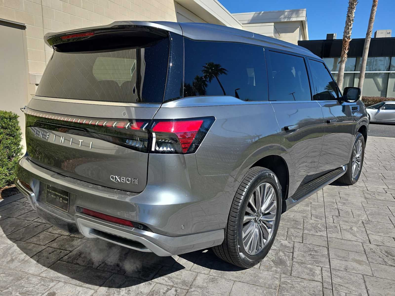 2025 INFINITI QX80 SENSORY
