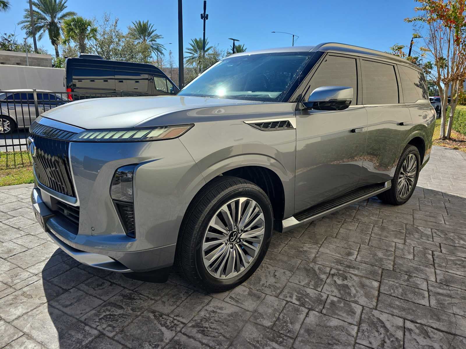 2025 INFINITI QX80 SENSORY