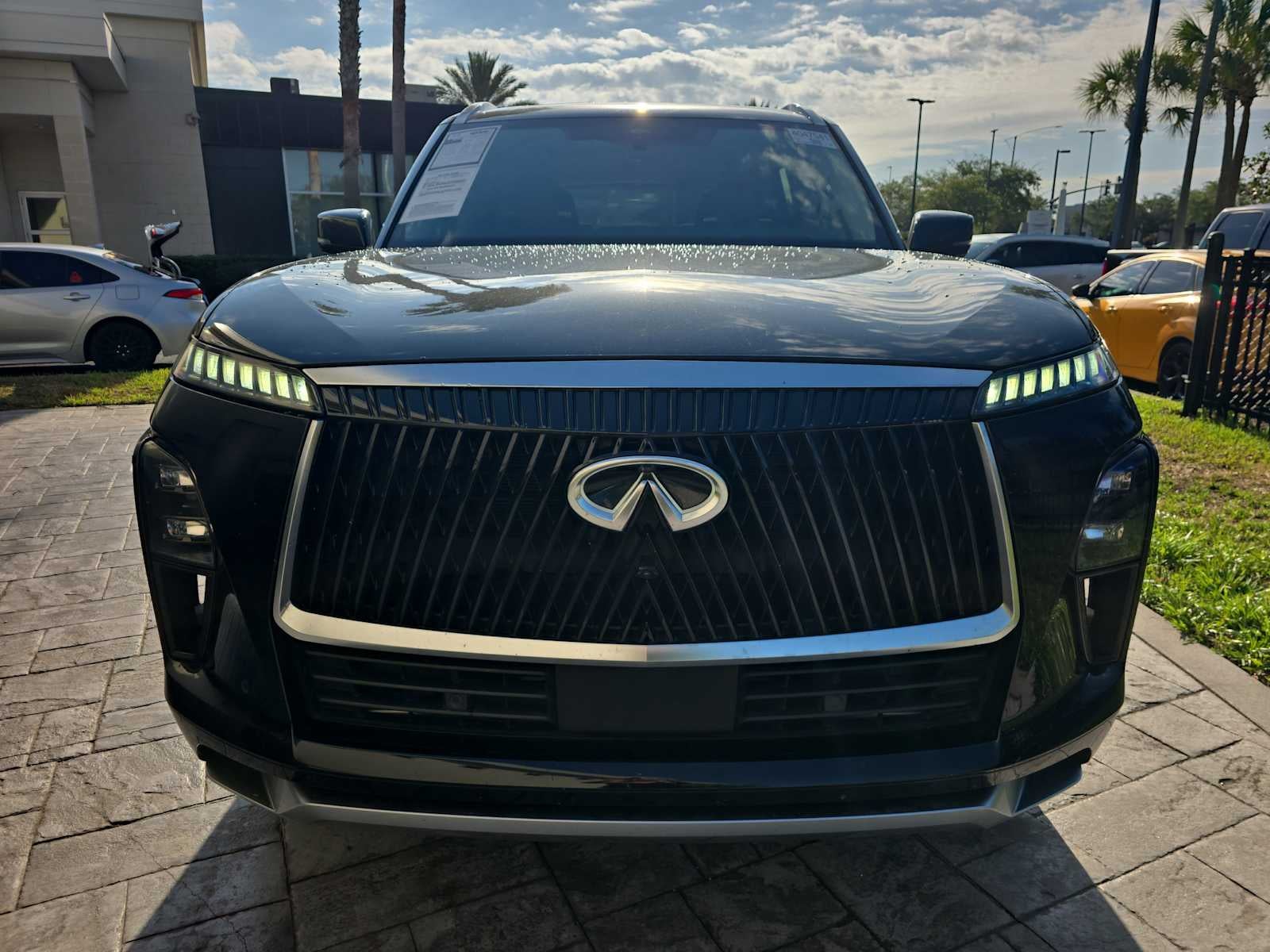 2025 INFINITI QX80 SENSORY