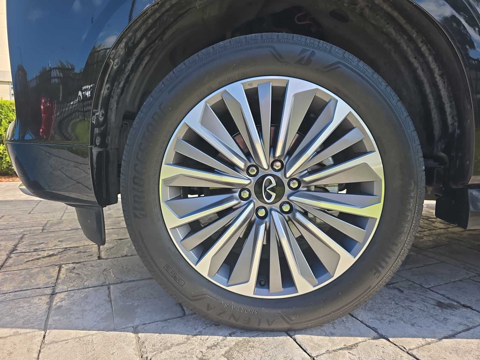 2025 INFINITI QX80 SENSORY