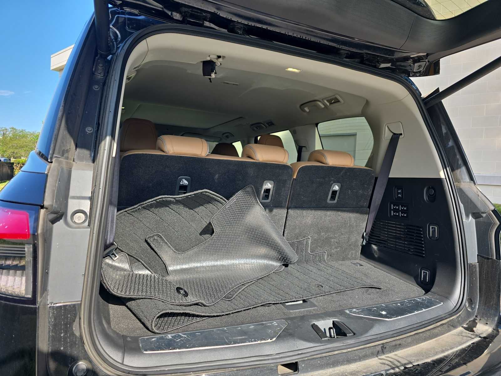 2025 INFINITI QX80 SENSORY