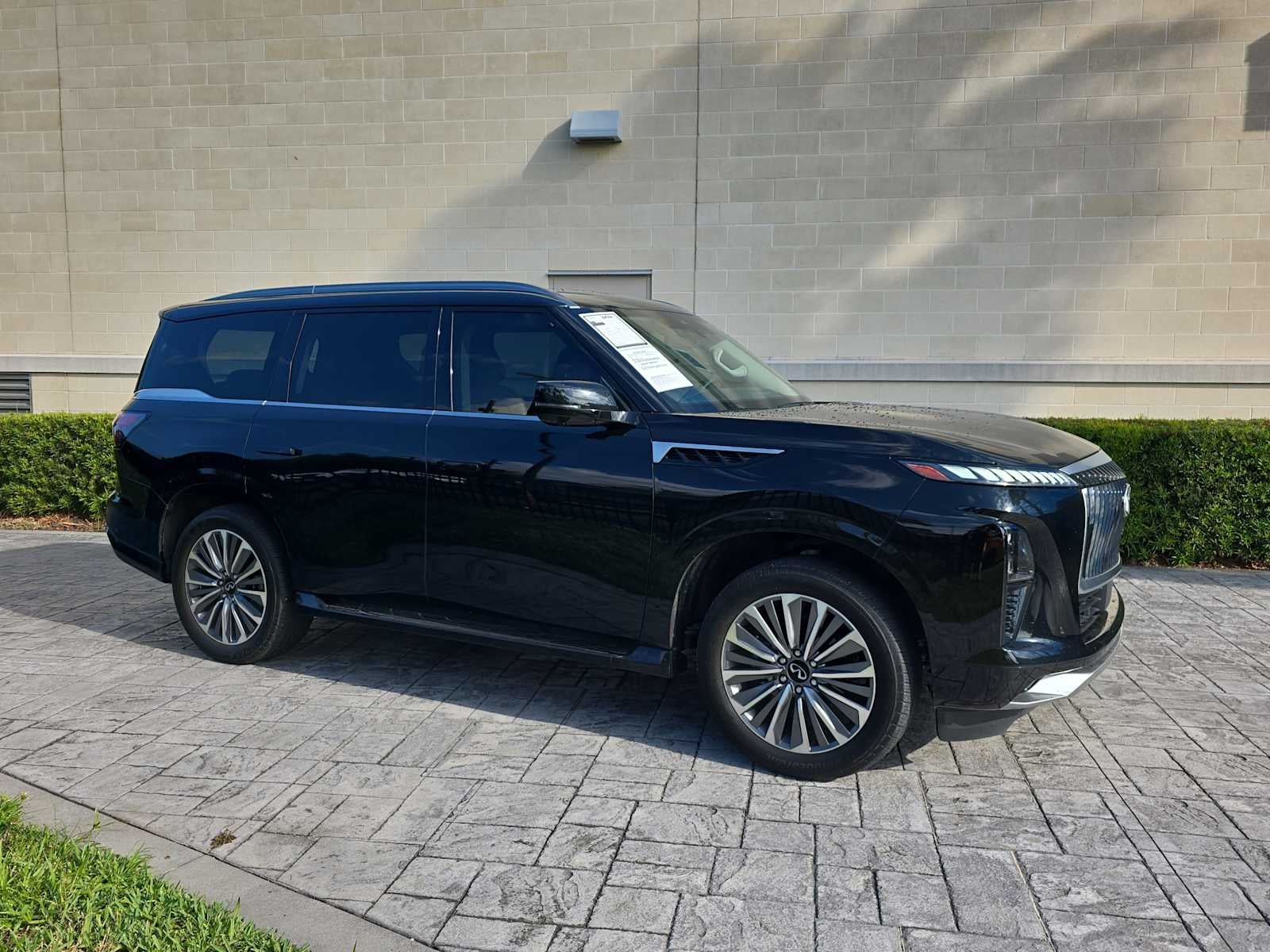 2025 INFINITI QX80 SENSORY