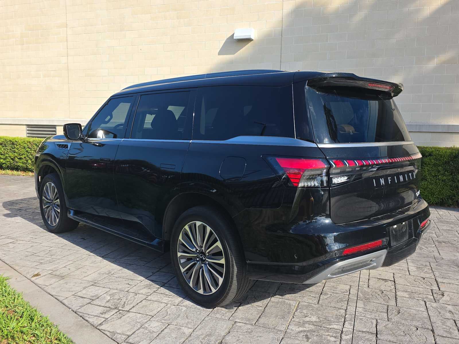 2025 INFINITI QX80 SENSORY