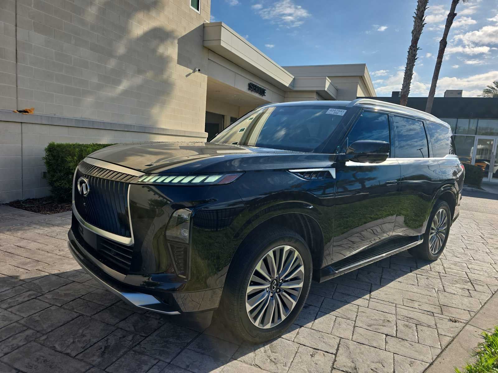 2025 INFINITI QX80 SENSORY
