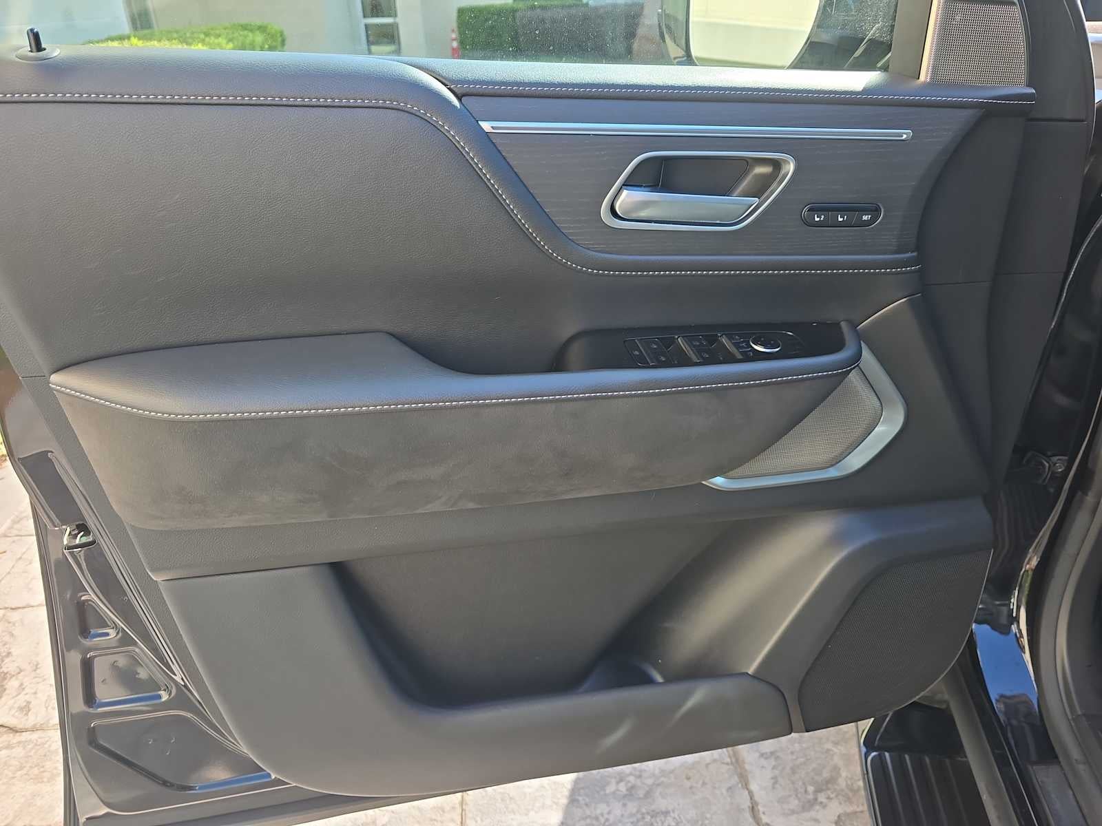 2025 INFINITI QX80 SENSORY