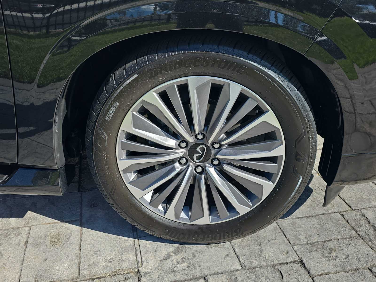 2025 INFINITI QX80 SENSORY