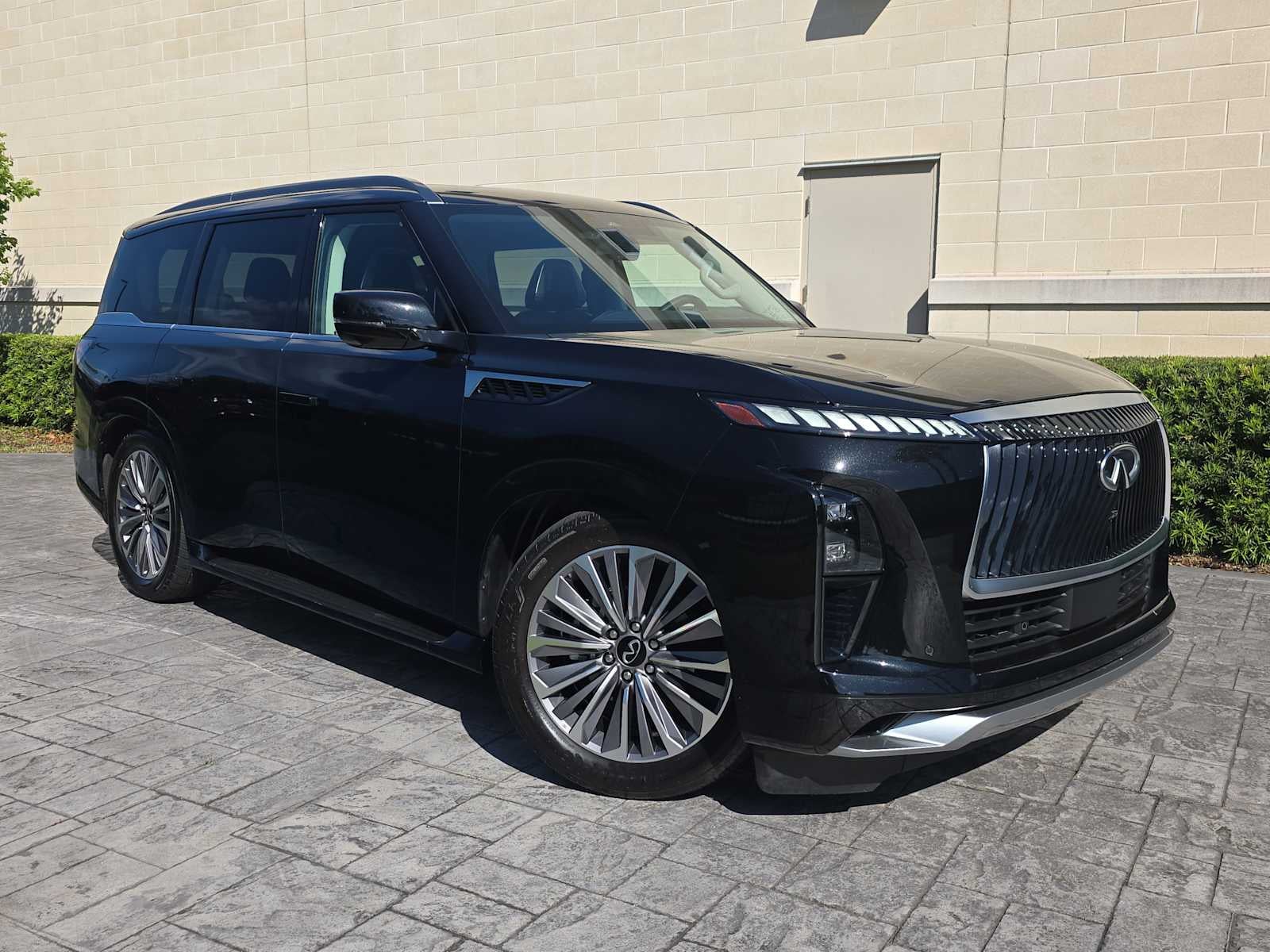 2025 INFINITI QX80 SENSORY