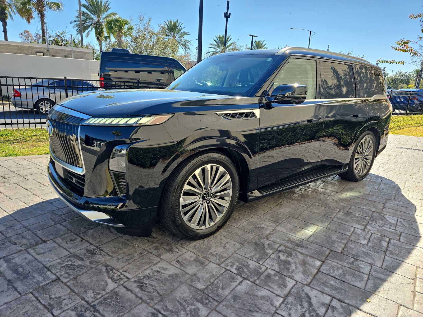 2025 INFINITI QX80 SENSORY