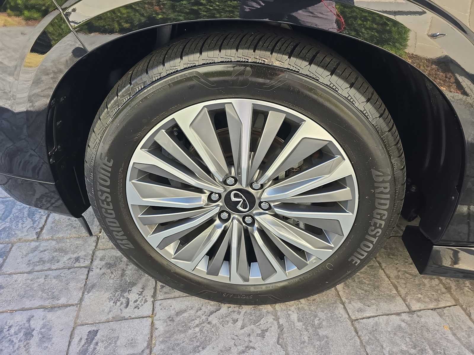 2025 INFINITI QX80 SENSORY