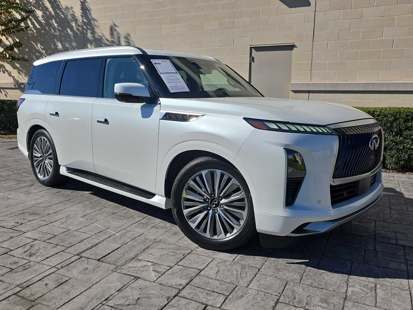 2025 INFINITI QX80 SENSORY