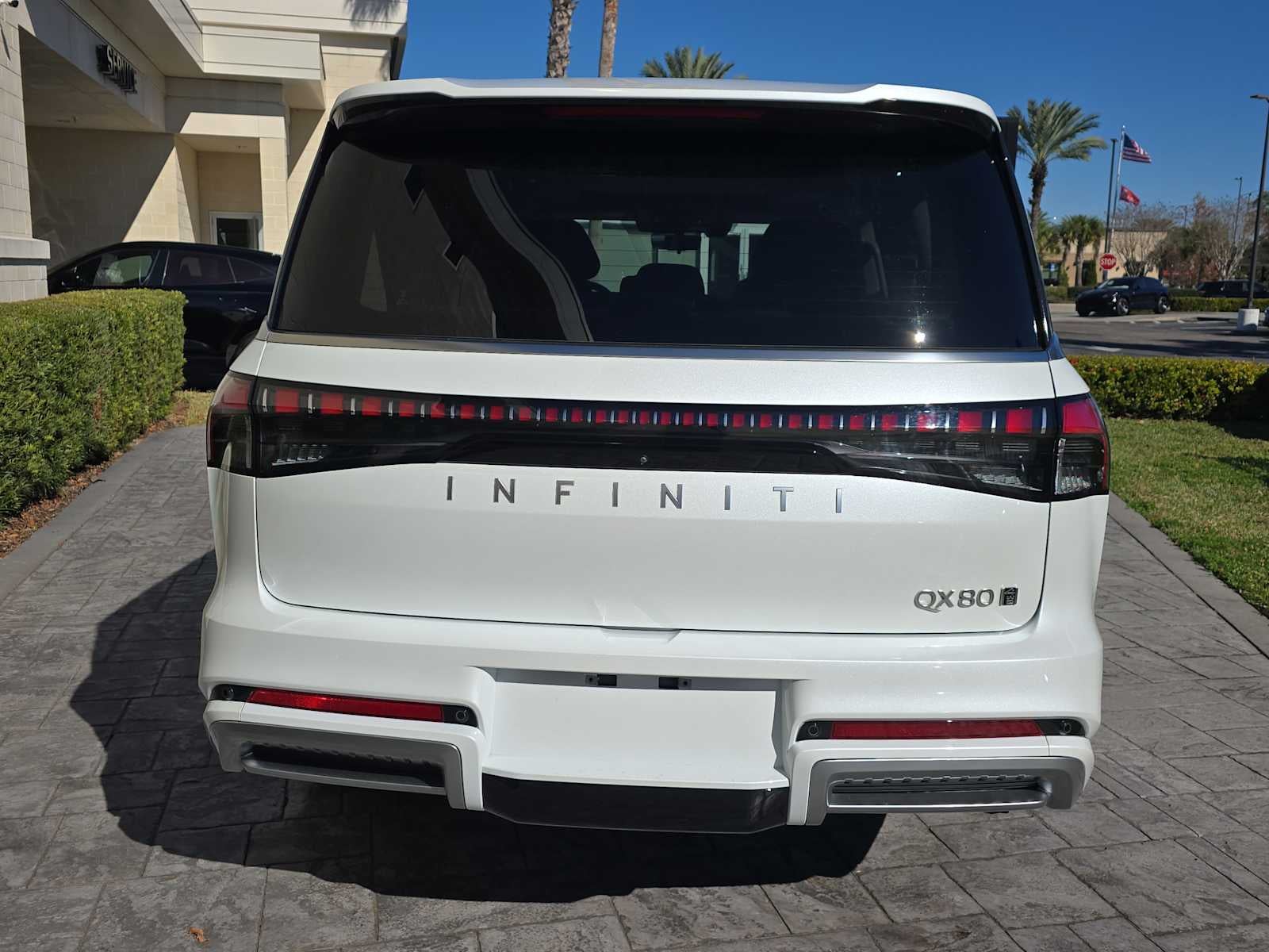 2025 INFINITI QX80 SENSORY