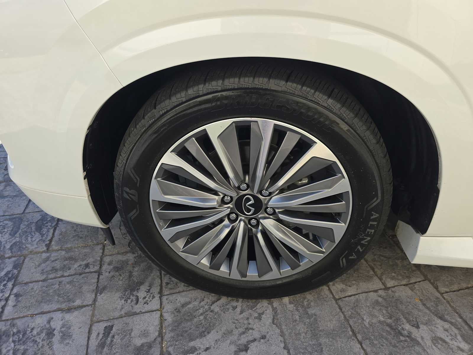 2025 INFINITI QX80 SENSORY