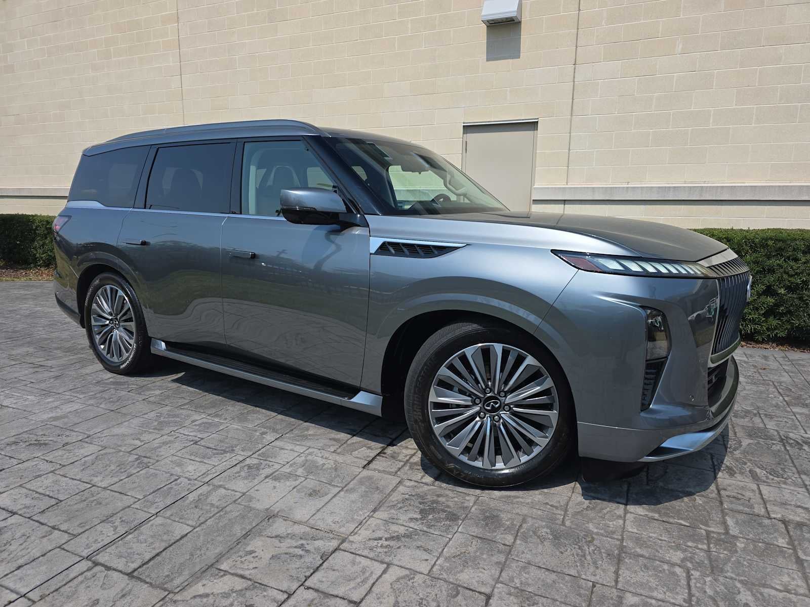 2025 INFINITI QX80 SENSORY