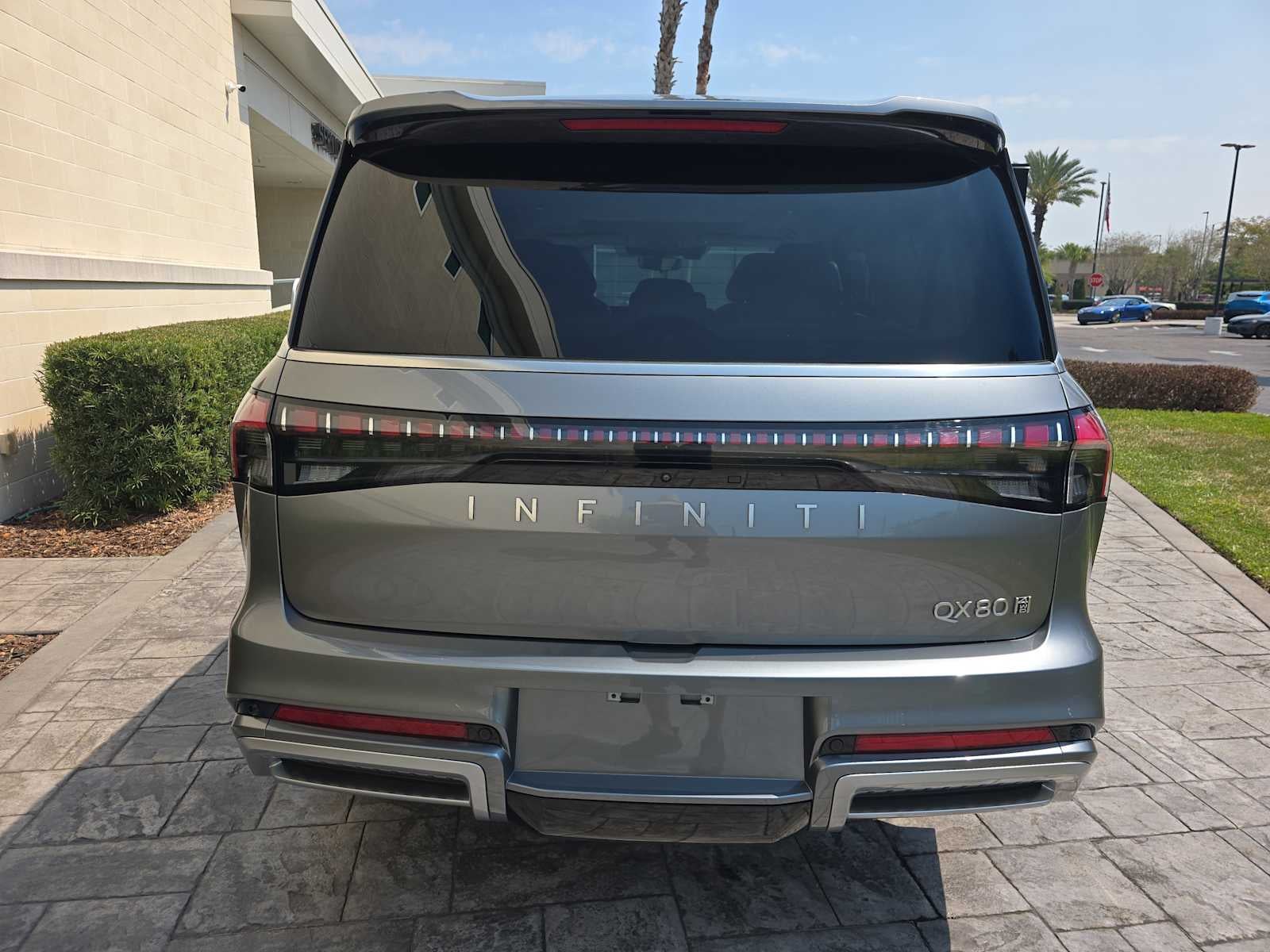 2025 INFINITI QX80 SENSORY