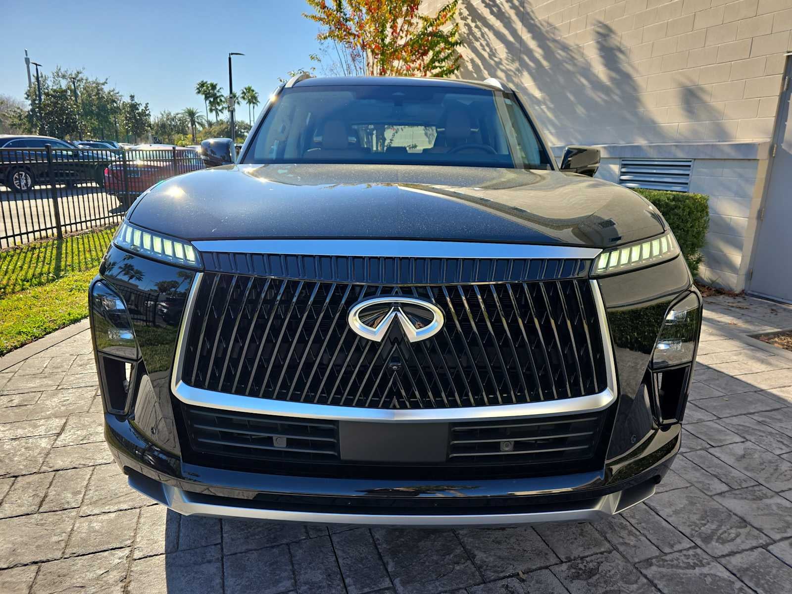 2025 INFINITI QX80 SENSORY