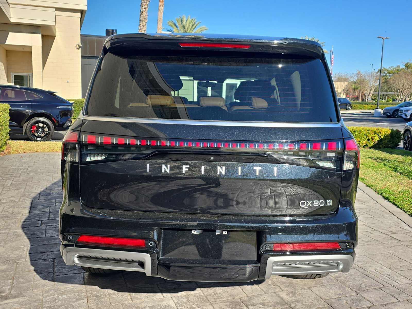 2025 INFINITI QX80 SENSORY
