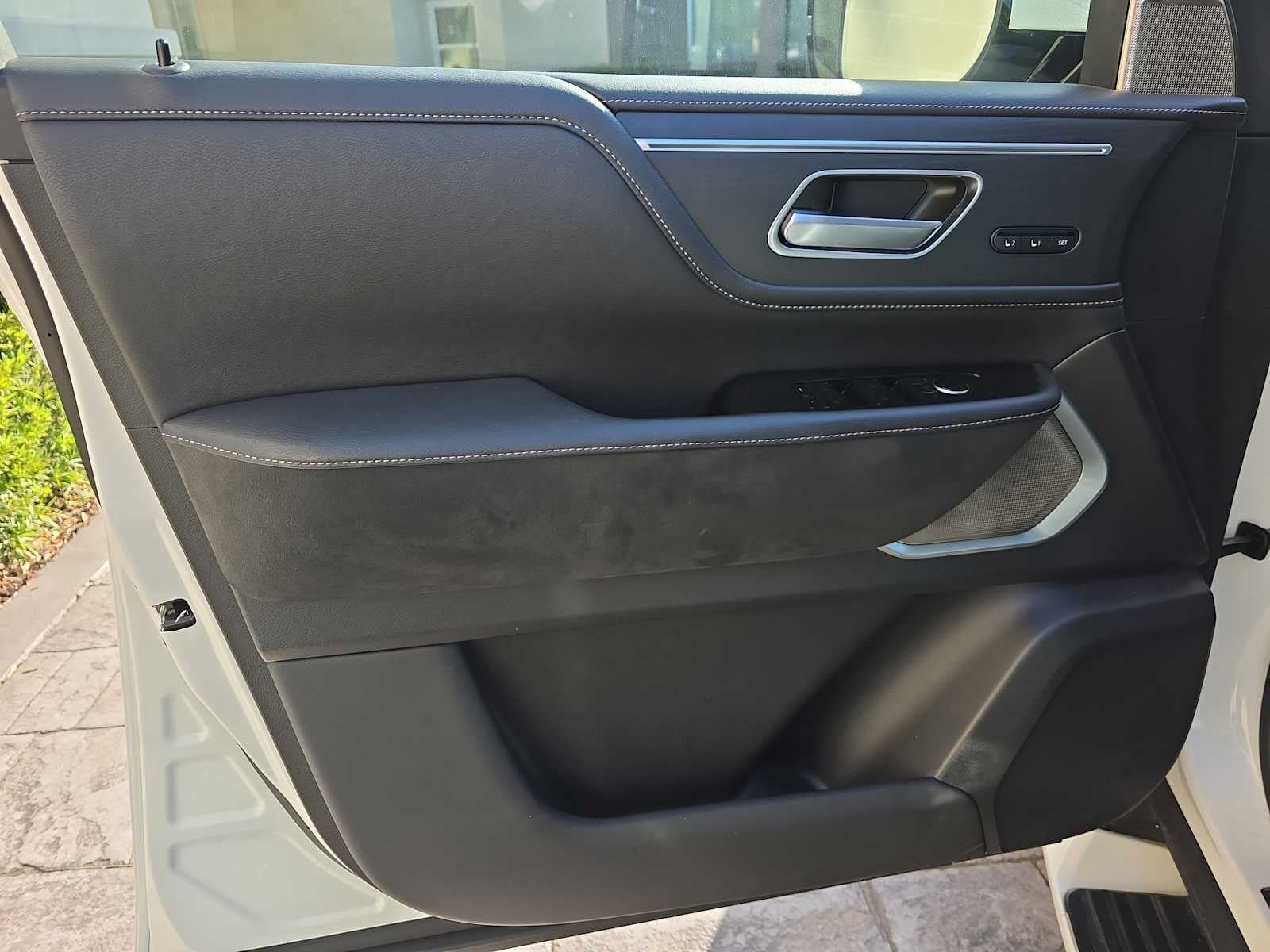 2025 INFINITI QX80 SENSORY