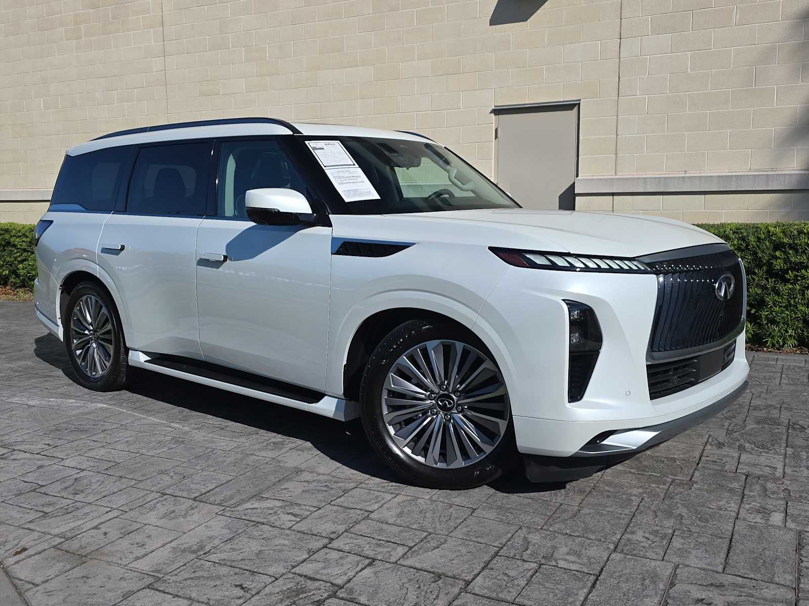 2025 INFINITI QX80 SENSORY