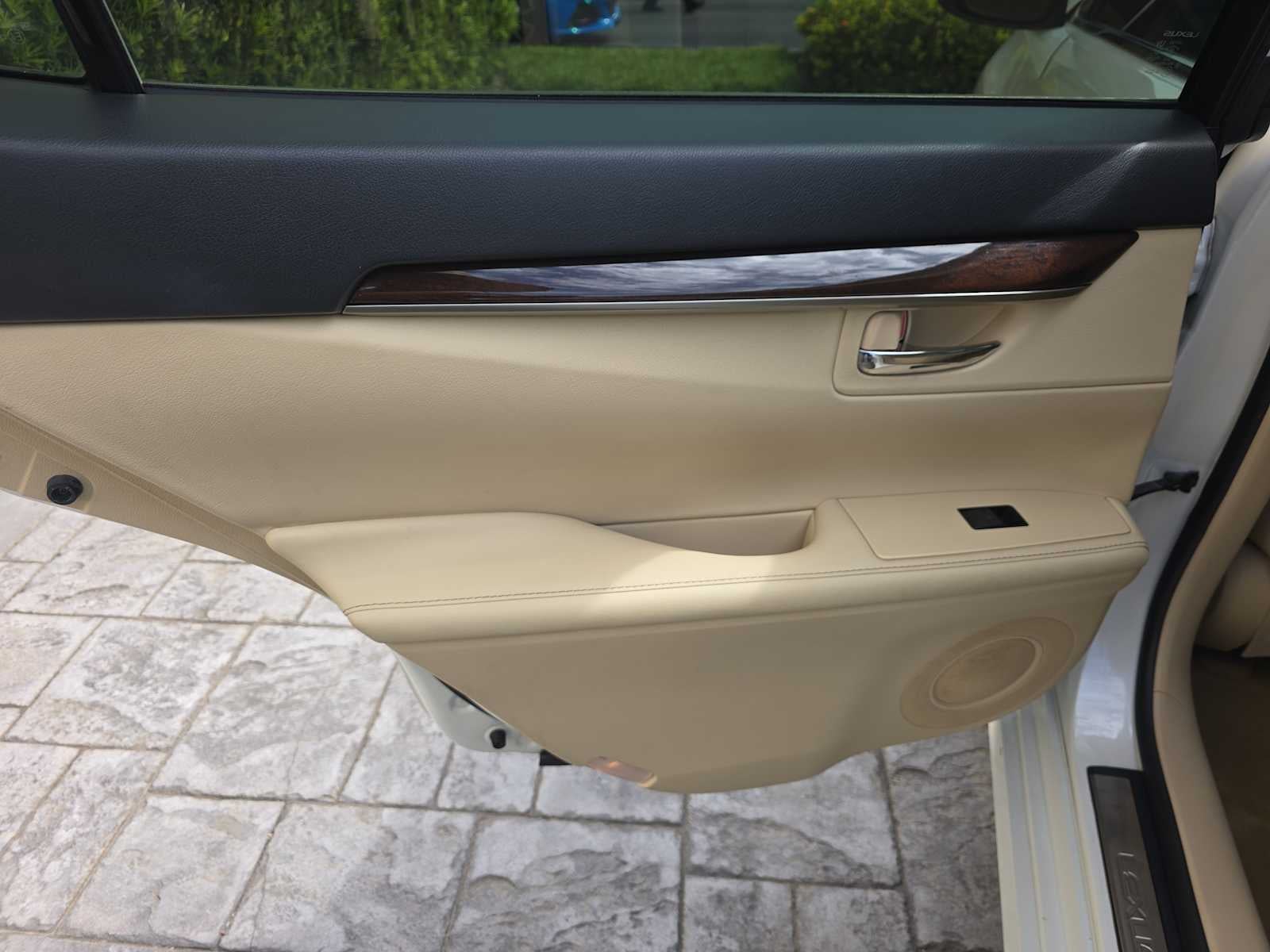 2014 Lexus ES 350 4dr Sdn