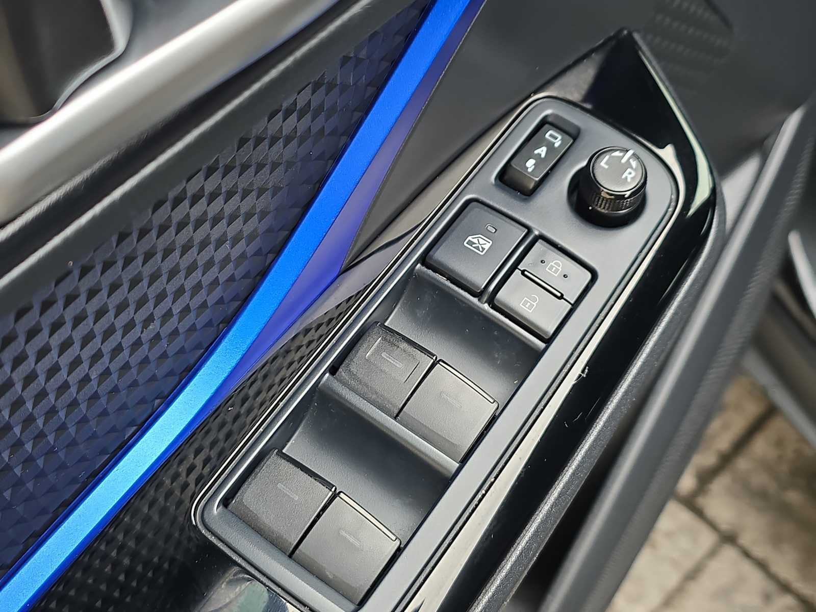 2022 Toyota C-HR XLE