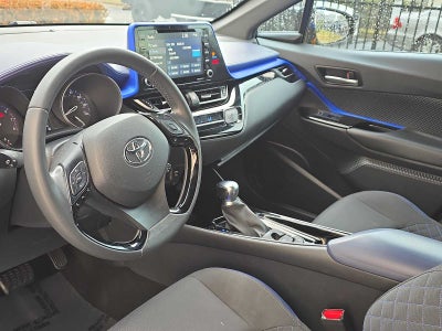 2022 Toyota C-HR XLE