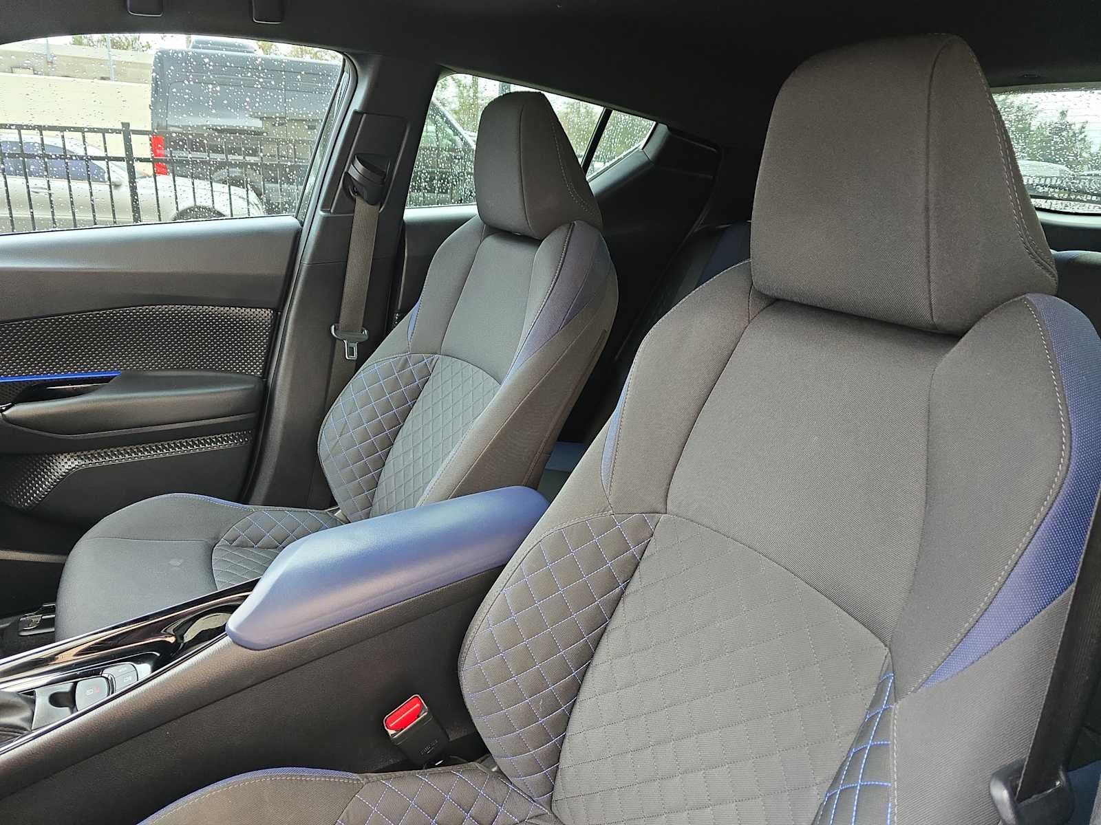 2022 Toyota C-HR XLE