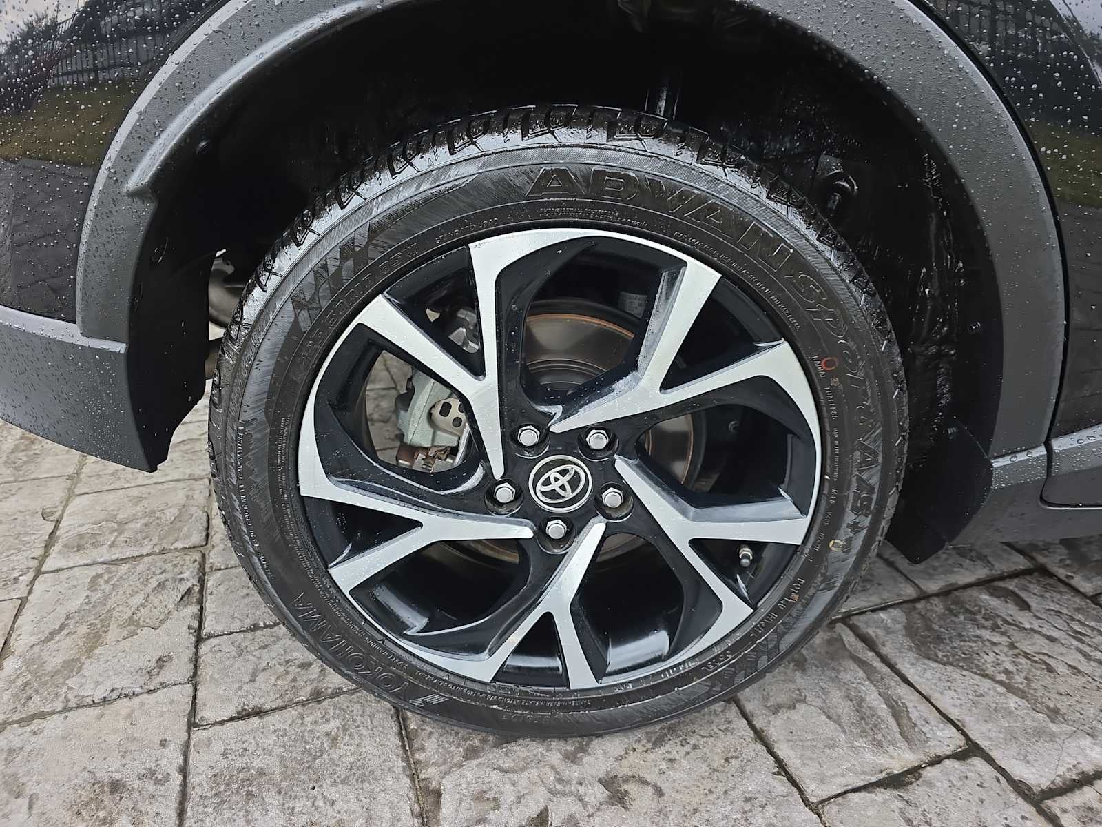 2022 Toyota C-HR XLE